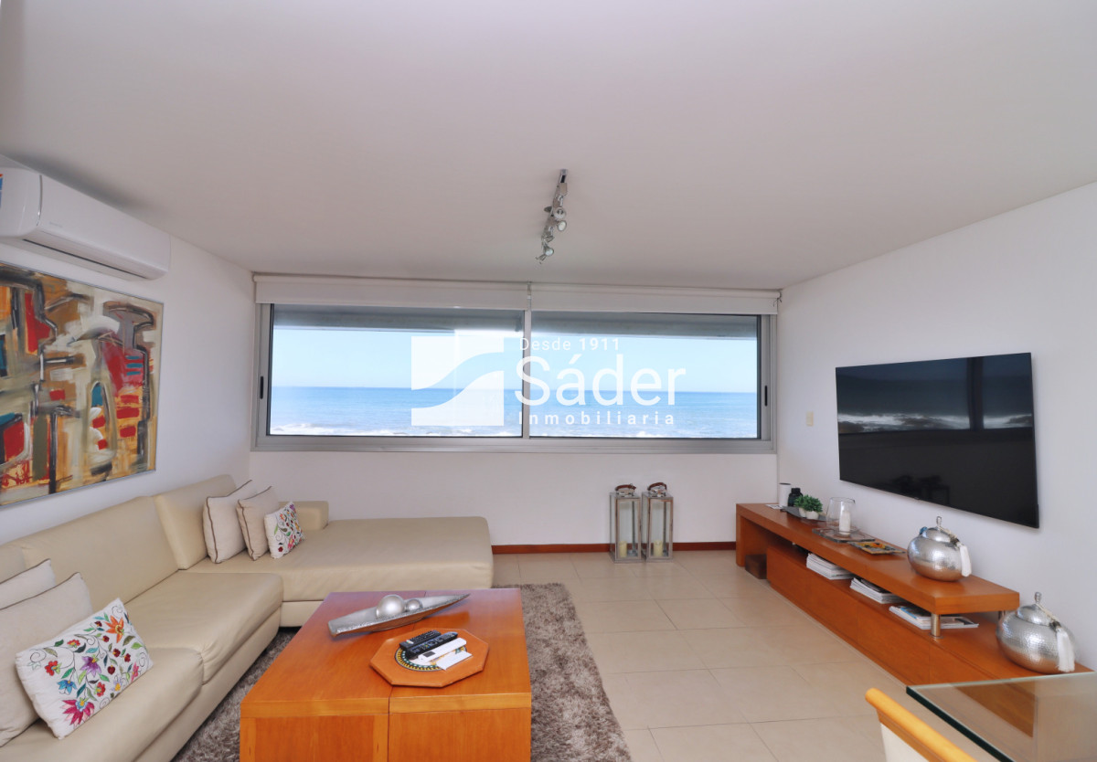 Apartamento ID.4542 - Apartamento en península. 3 dormitorios y parrillero