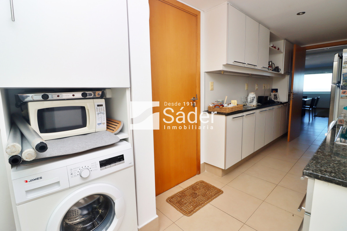 Apartamento ID.4308 - Apto en alquiler de 3 dormitorios. 