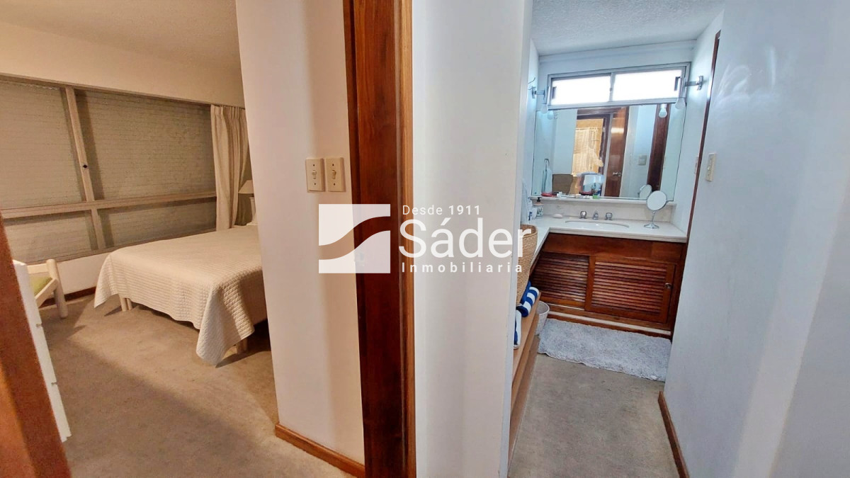 Apartamento ID.4554 - Apto 3 dorm. Playa mansa. 