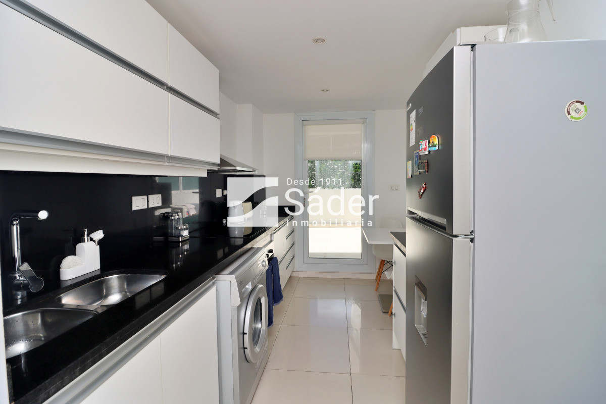 Apartamento ID.4428 - Apto en alquiler. Playa mansa 3 dormitorios en suite