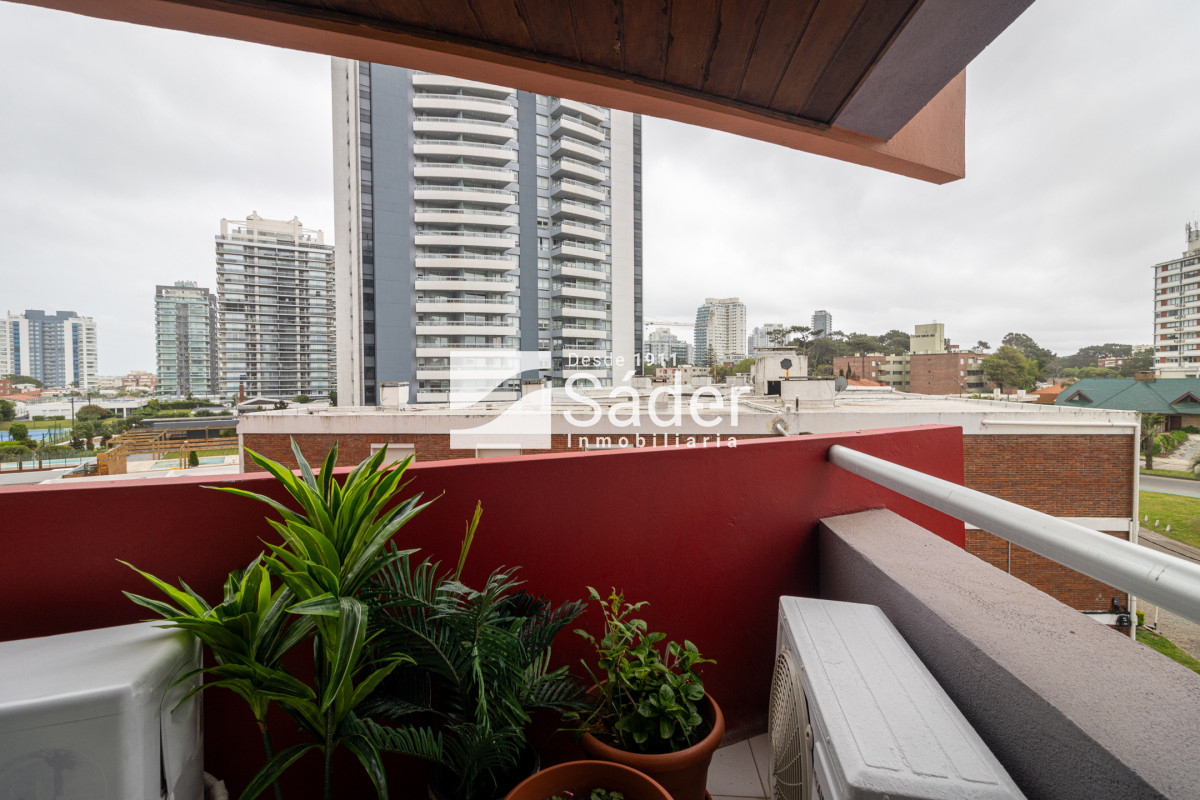 Apartamento ID.3549 - Venta Apartamento de 3 dormitorios