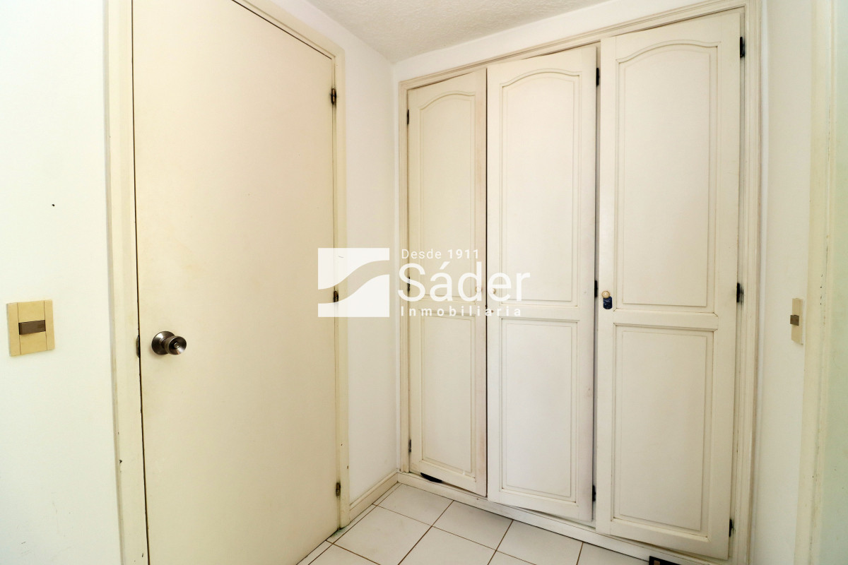 Apartamento ID.3910 - Espacios Amplios y Vista al Mar en Primera Línea