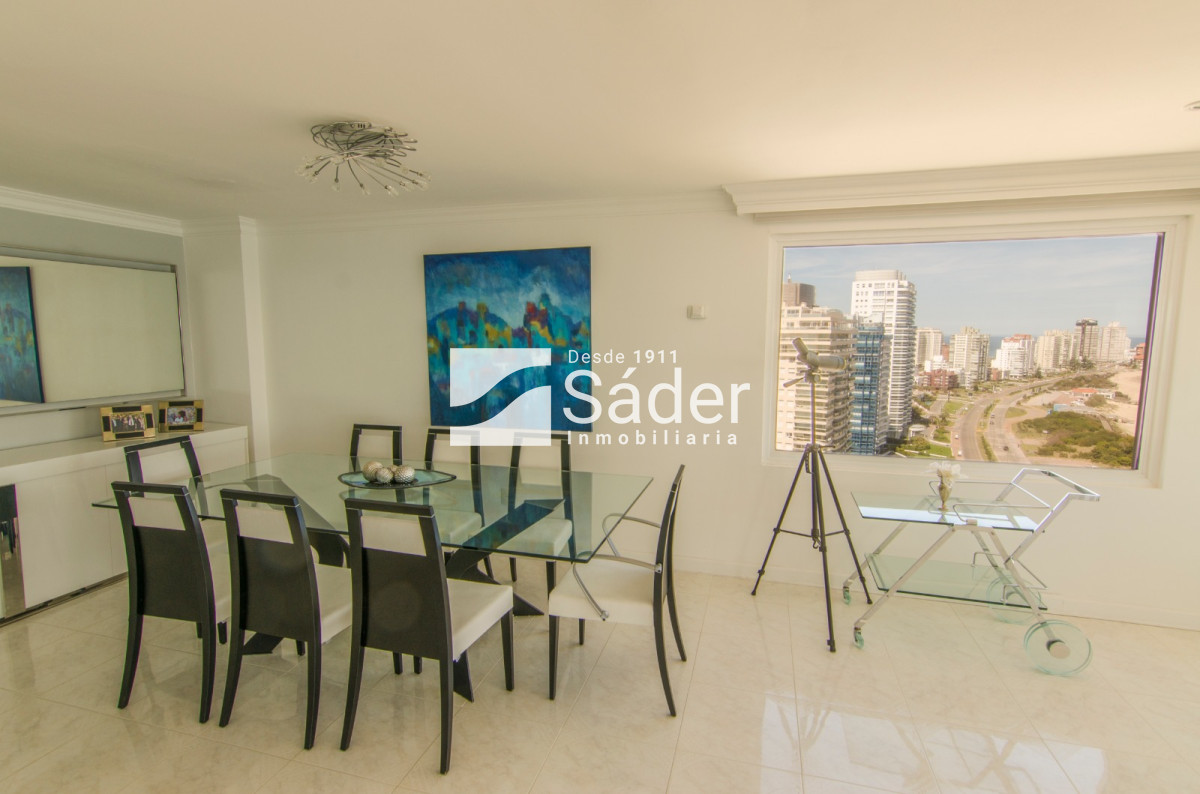 Apartamento ID.3175 - Apartamento en venta Playa Mansa 5 dormitorios