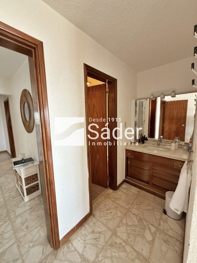 Apartamento ID.3751 - A metros del mar, Parada 19 de Playa Mansa. Alquiler temporal 