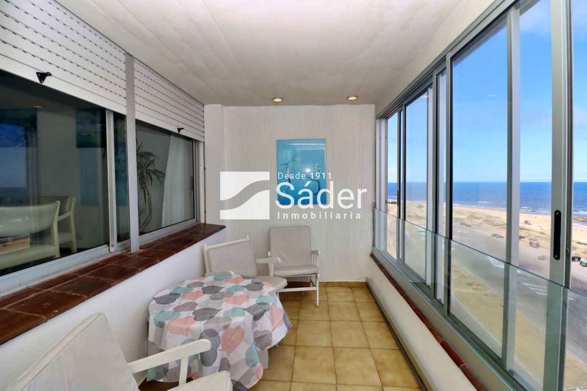 Apartamento ID.4623 - Apartamento frente a Playa Brava. 2 dormitorios. 