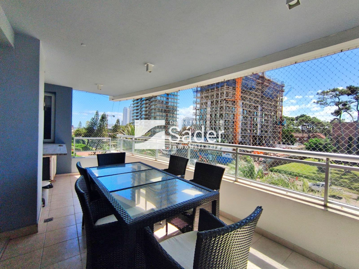 Apartamento ID.4803 - Apartamento 3 dormitorios en Punta del Este cerca de Playa Brava y Mansa