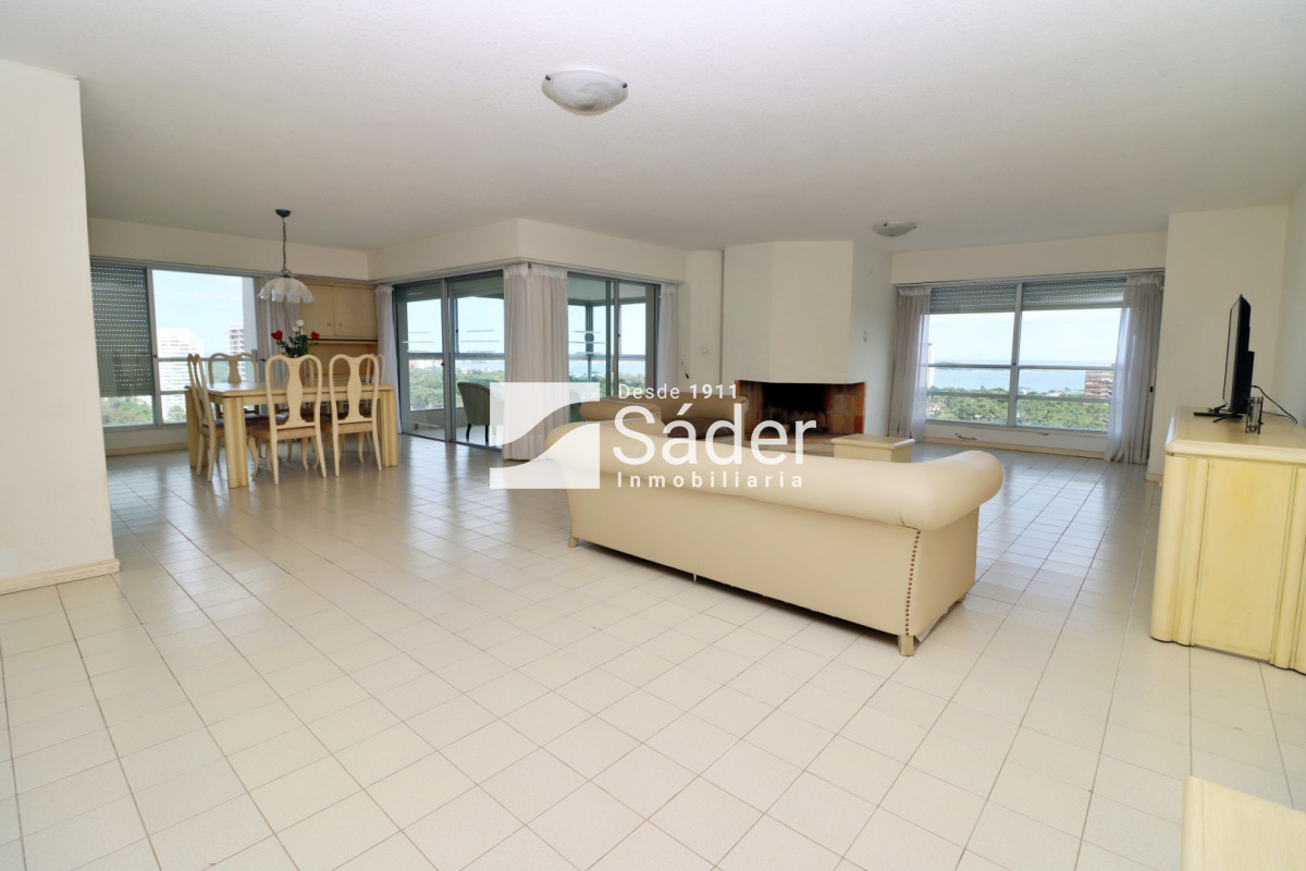 Apartamento ID.4525 - Apartamento 170 m², ideal para los que eligen Punta del Este como hogar