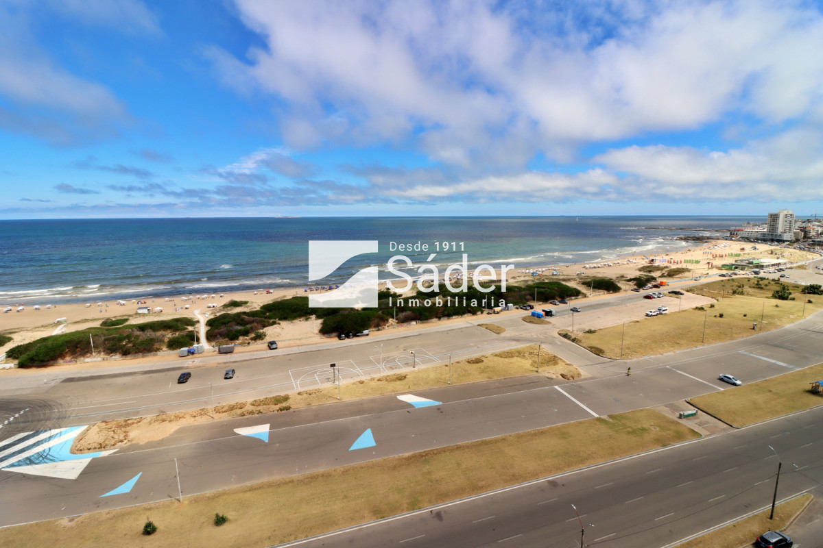 Apartamento ID.4623 - Apartamento frente a Playa Brava. 2 dormitorios. 