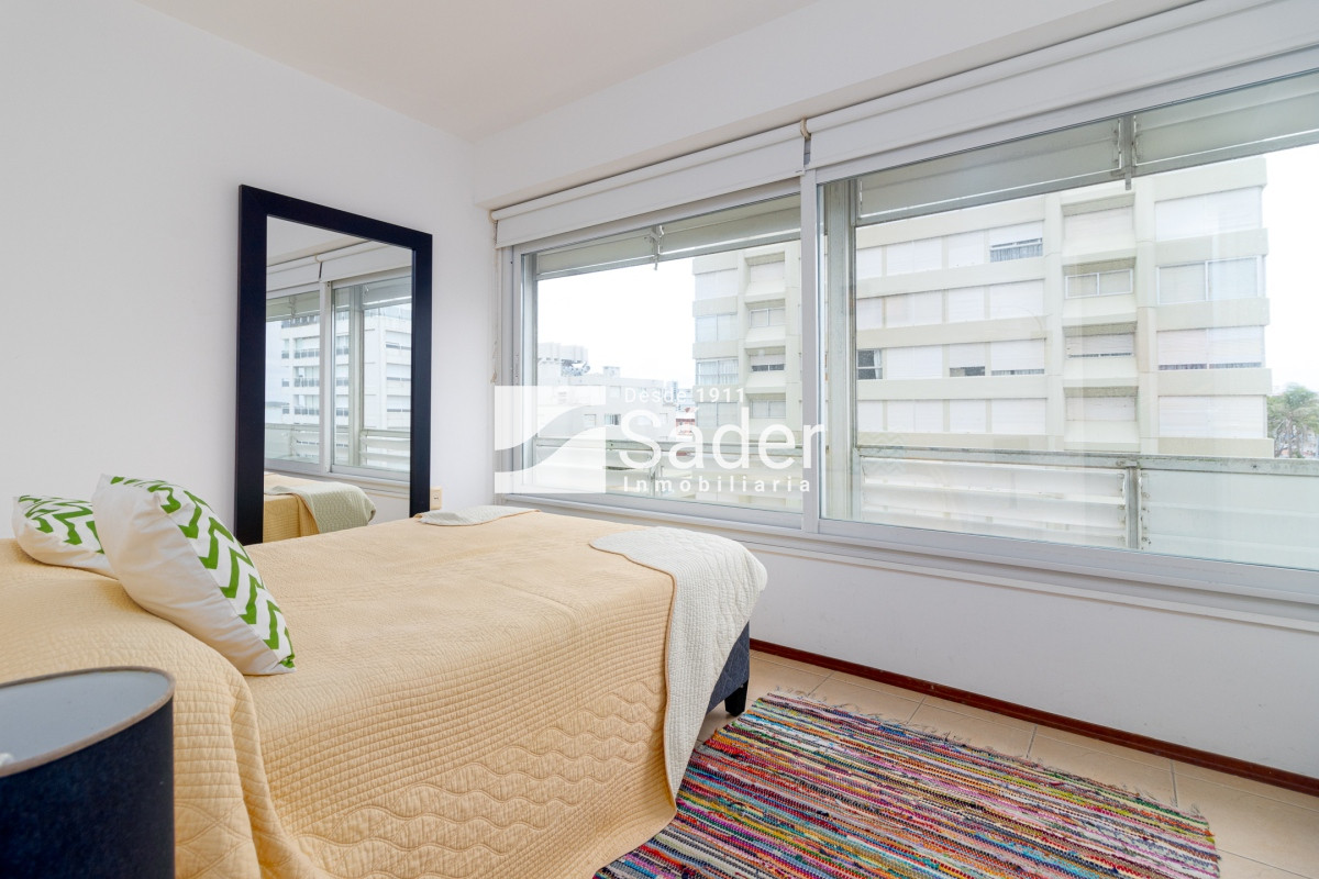 Apartamento ID.3049 - Apartamento en venta Península 2 dormitorios 