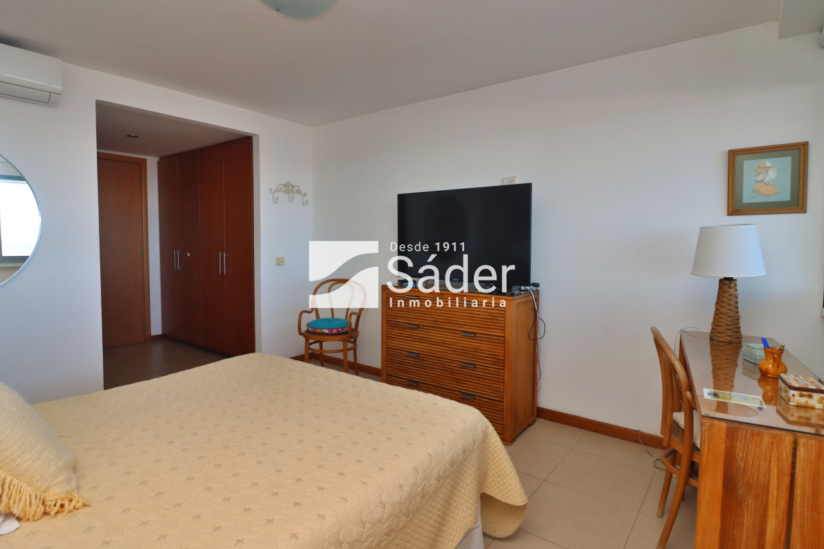 Apartamento ID.4308 - Apto en alquiler de 3 dormitorios. 