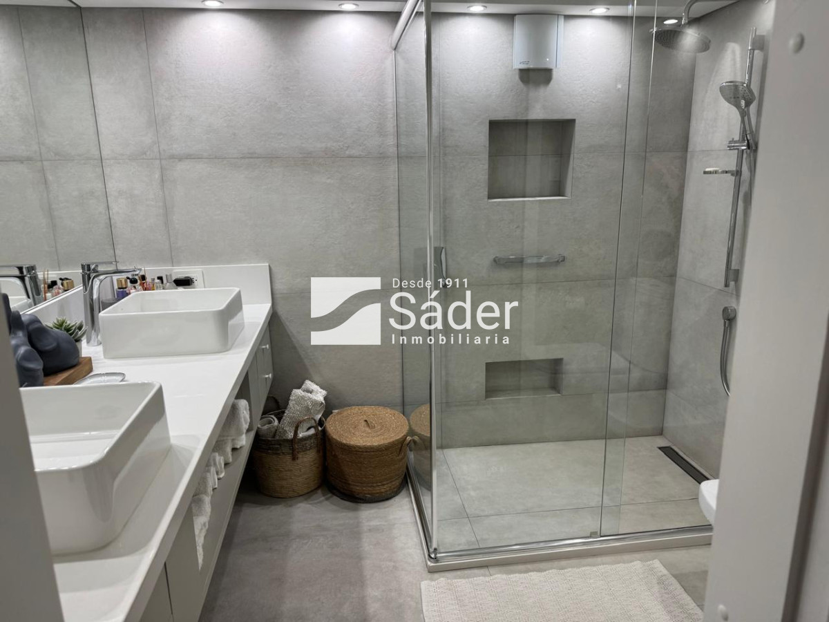 Apartamento ID.4515 - Apto en Alq. Gran Planta Frente al Mar en Playa Mansa 