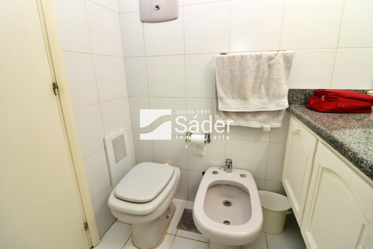 Apartamento ID.3910 - Espacios Amplios y Vista al Mar en Primera Línea