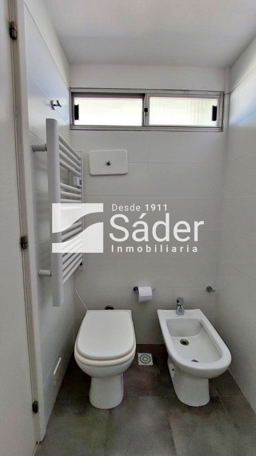 Apartamento ID.4553 - Apto 3 dormitorios. Playa mansa. Edifico de categoria