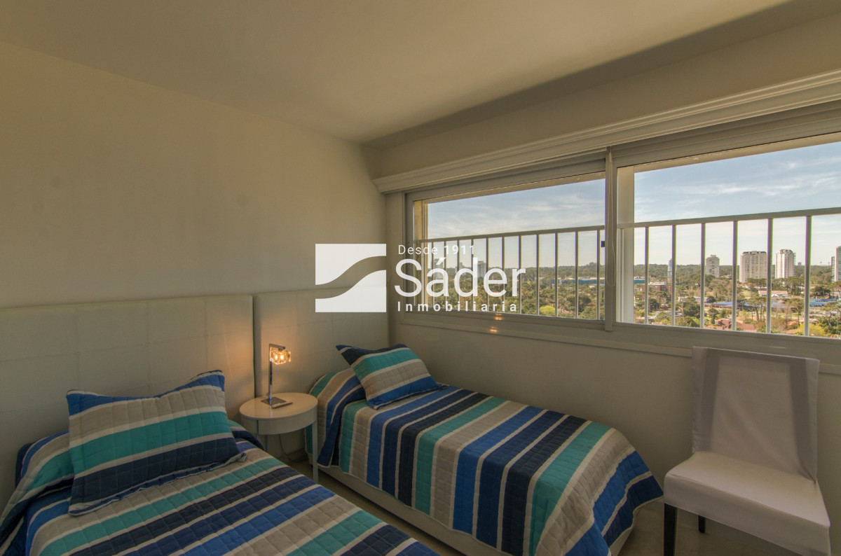 Apartamento ID.3175 - Apartamento en venta Playa Mansa 5 dormitorios