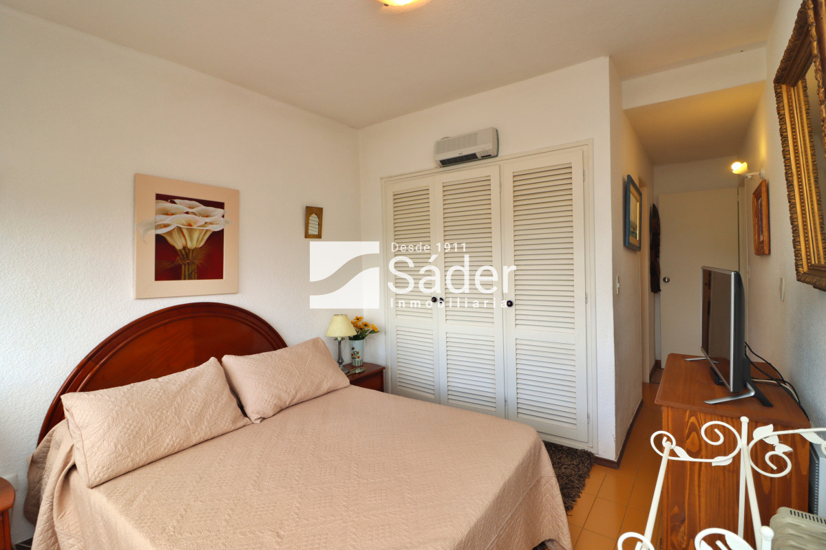 Apartamento ID.4243 - Apto funcional y bien ubicado, Pda 14 sobre  Roosevelt