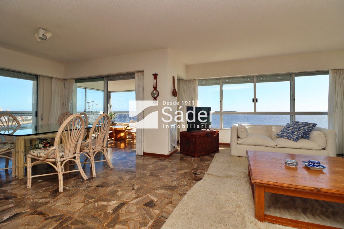 Apartamento ID.4276 - Apto. 3 dorm. con vista al mar. (Playa mansa, pda. 3)