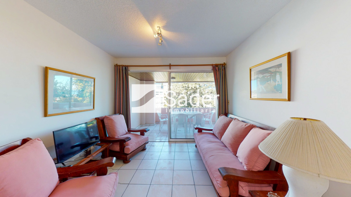 Apartamento ID.330 - Apartamento en venta Playa Mansa 3 dormitorios