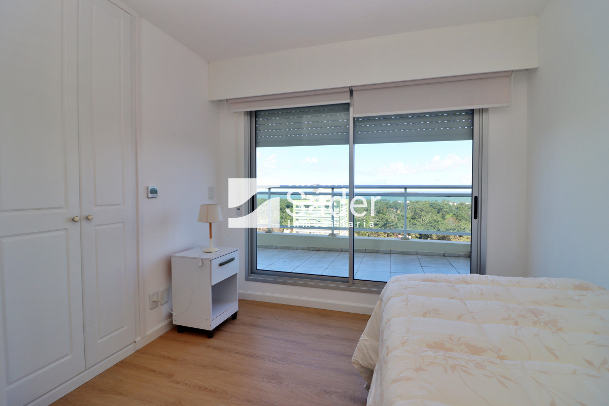 Apartamento ID.4236 - Apto 3 dorm. Parada 14 de mansa. Luminoso y moderno. 