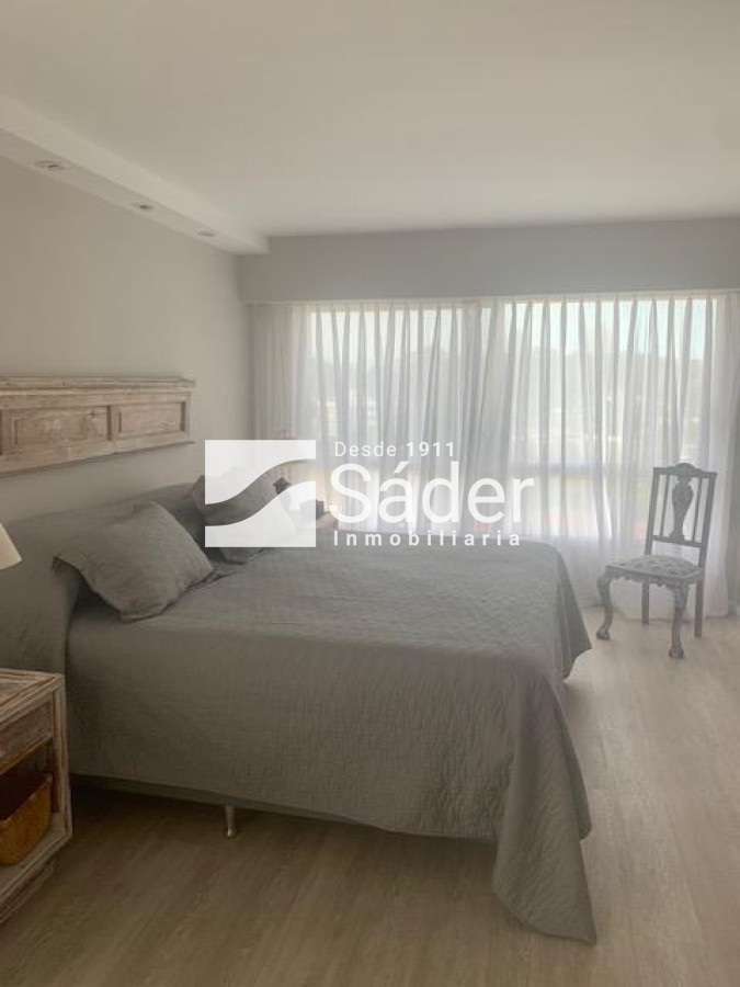 Apartamento ID.4515 - Apto en Alq. Gran Planta Frente al Mar en Playa Mansa 