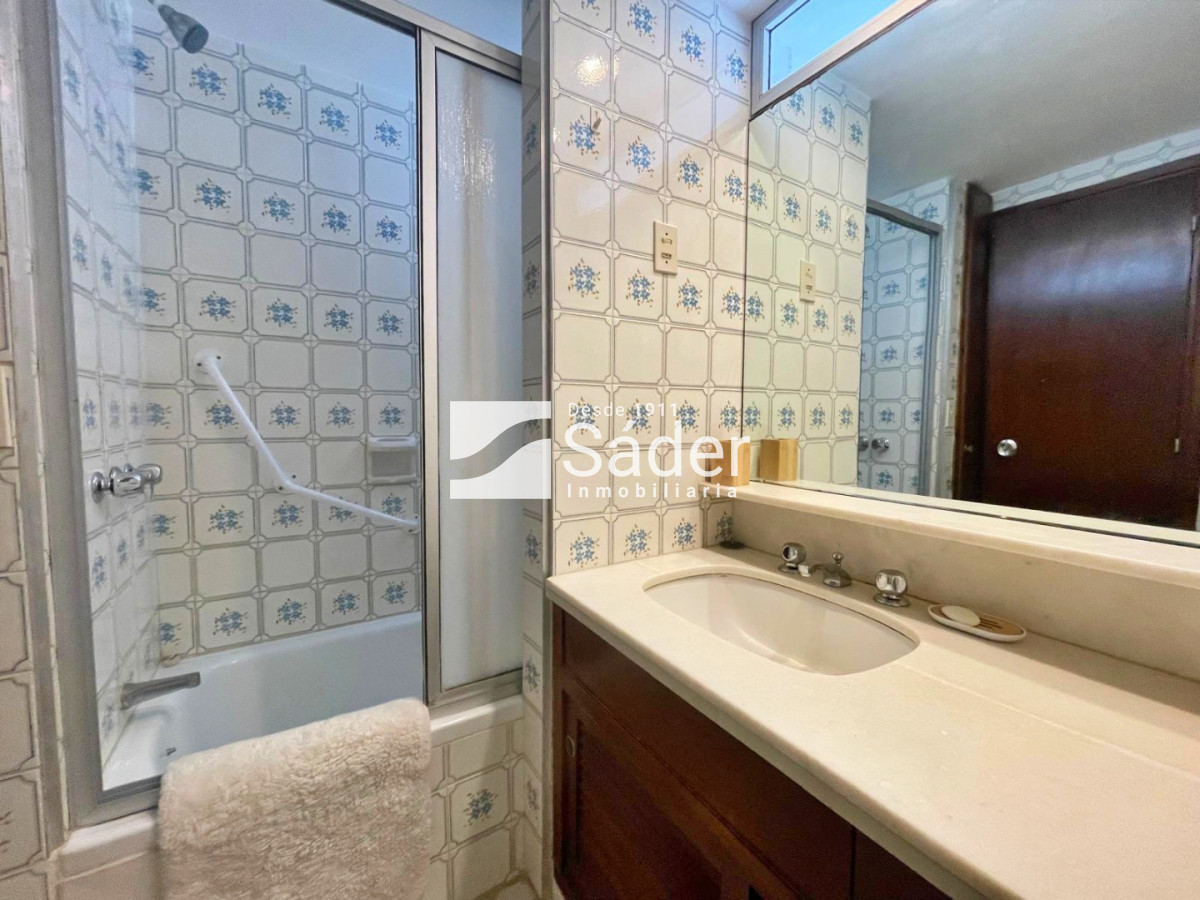 Apartamento ID.4623 - Apartamento frente a Playa Brava. 2 dormitorios. 