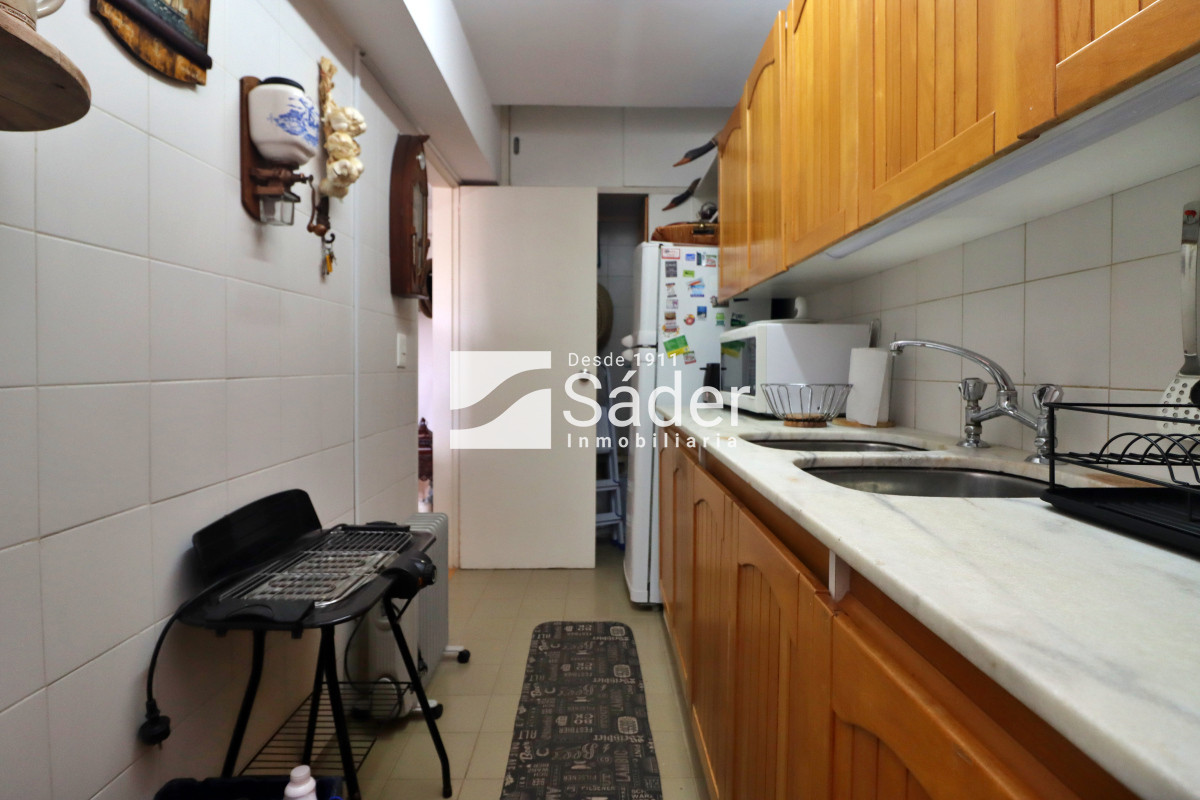 Apartamento ID.4243 - Apto funcional y bien ubicado, Pda 14 sobre  Roosevelt