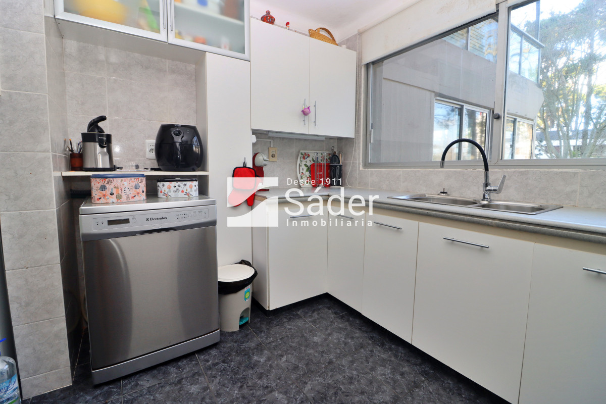 Apartamento ID.4337 - Apto sobre Av. Roosevelt, 2 Dorm con Suite y Parrillero 
