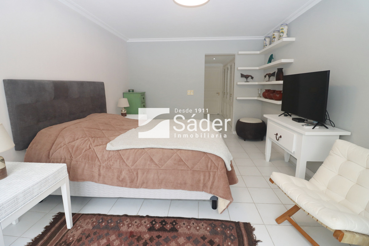 Apartamento ID.4396 - Apartamento de gran tamaño frente al Puerto