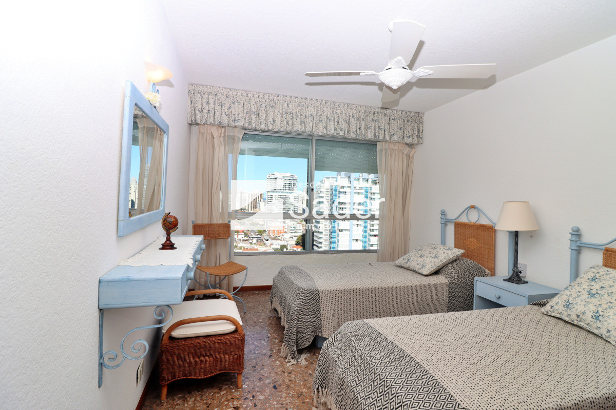 Apartamento ID.4462 - Apartamento en alquiler 3 dormitorios. Playa mansa