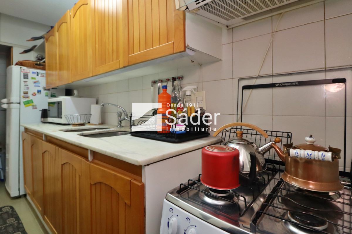 Apartamento ID.4243 - Apto funcional y bien ubicado, Pda 14 sobre  Roosevelt