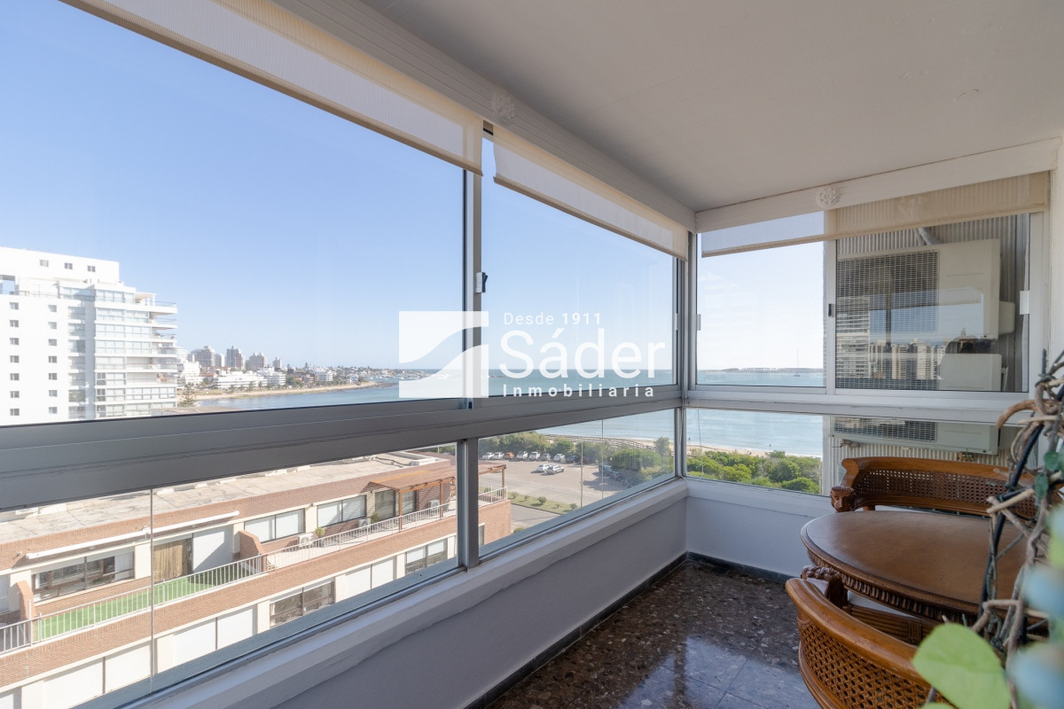 Apartamento ID.724 - Apartamento en venta Playa Mansa 3 dormitorios