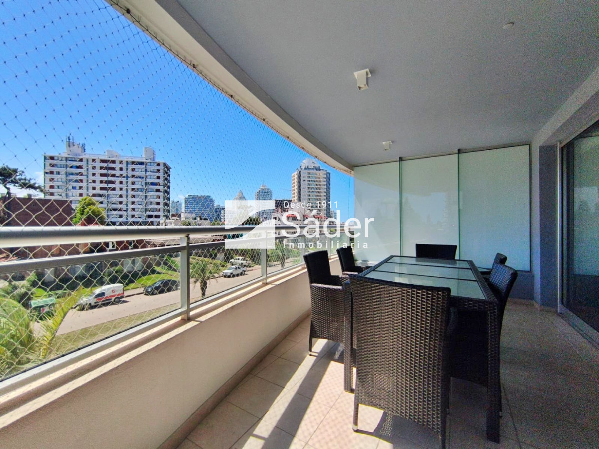 Apartamento ID.4803 - Apartamento 3 dormitorios en Punta del Este cerca de Playa Brava y Mansa