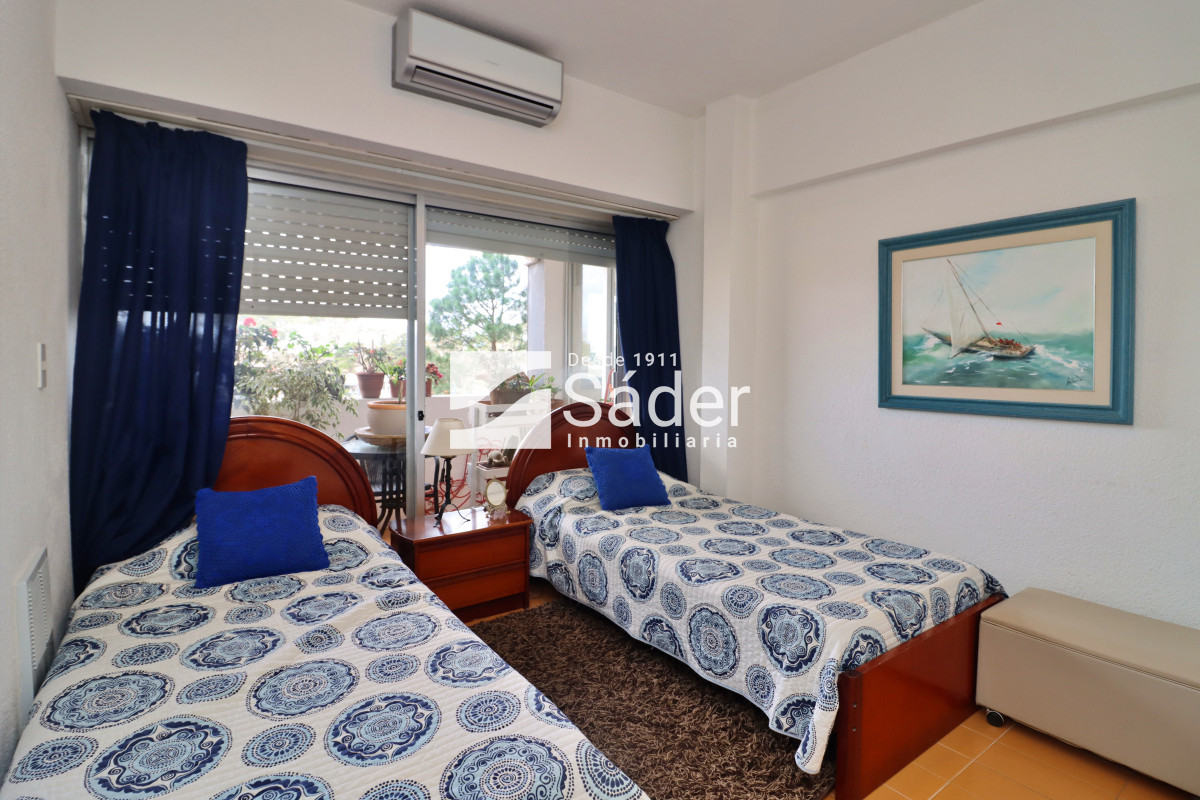 Apartamento ID.4243 - Apto funcional y bien ubicado, Pda 14 sobre  Roosevelt