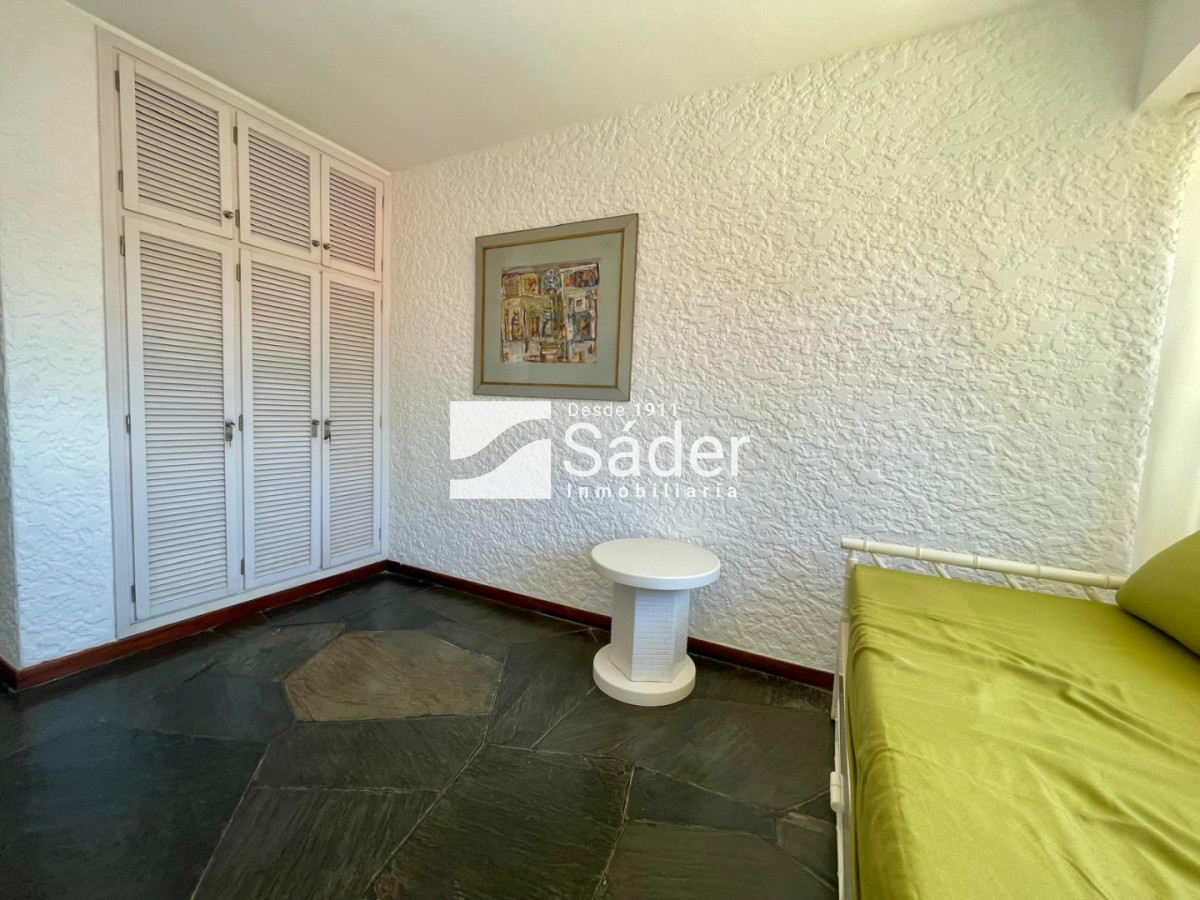 Apartamento ID.4657 - Apartamento en venta y alquiler 4 dormitorios en la península.