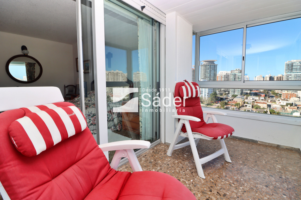 Apartamento ID.4276 - Apto. 3 dorm. con vista al mar. (Playa mansa, pda. 3)