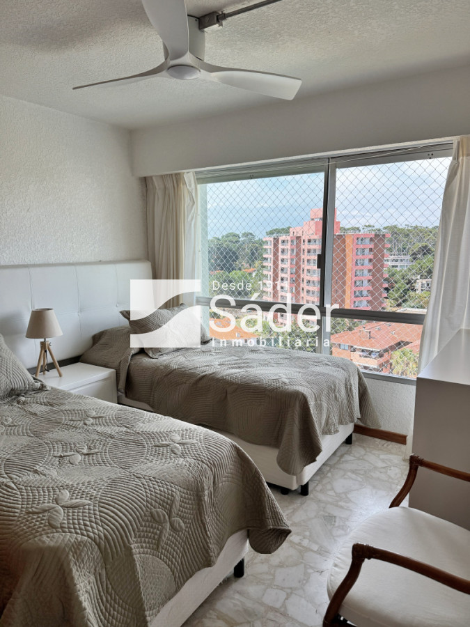 Apartamento ID.3751 - A metros del mar, Parada 19 de Playa Mansa. Alquiler temporal 
