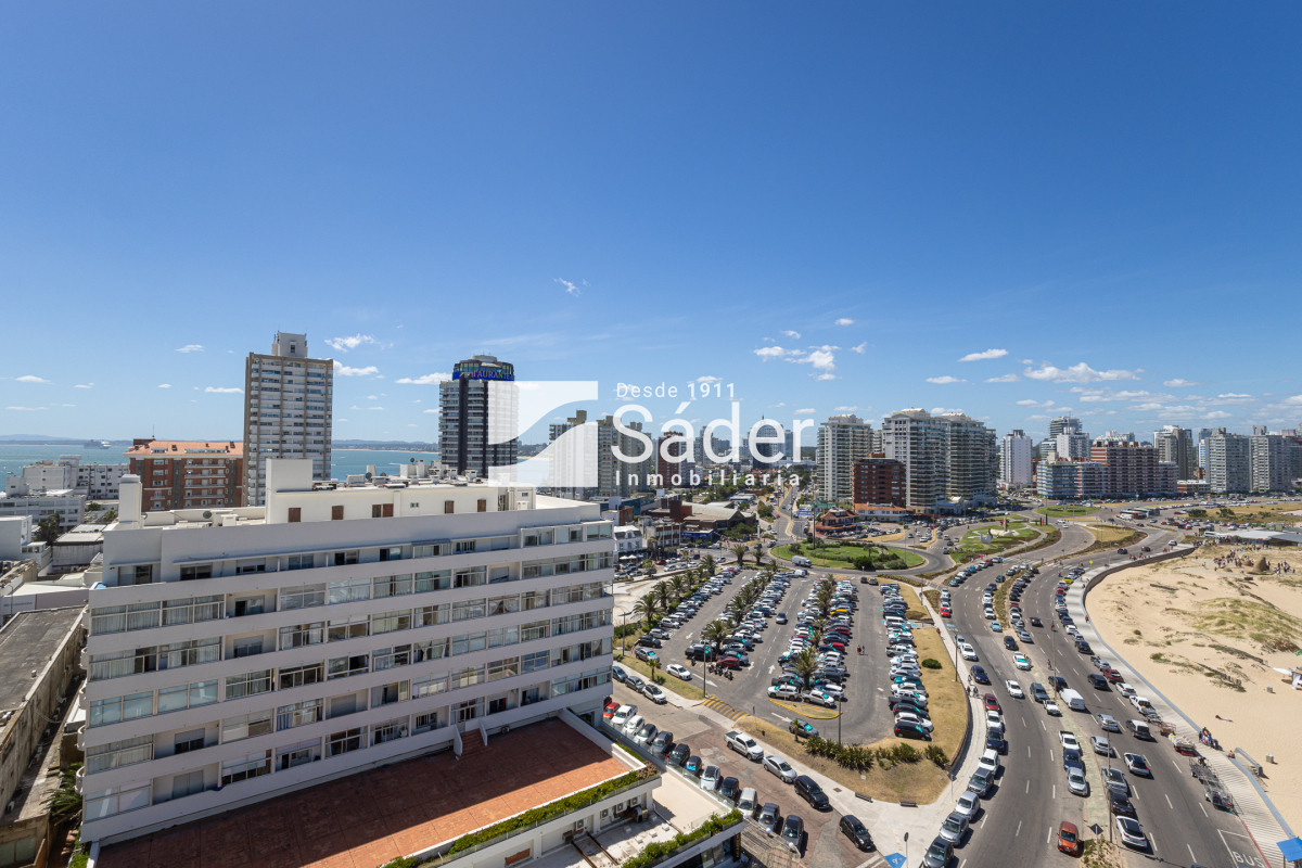 Apartamento ID.3648 - Espectacular apartamento en venta, primera fila frente a la playa El Emir