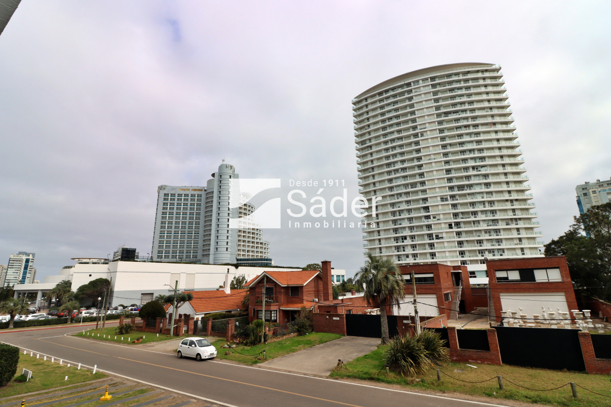 Apartamento ID.4307 - Apto. en alquiler de 2 dorm, en la Mansa 