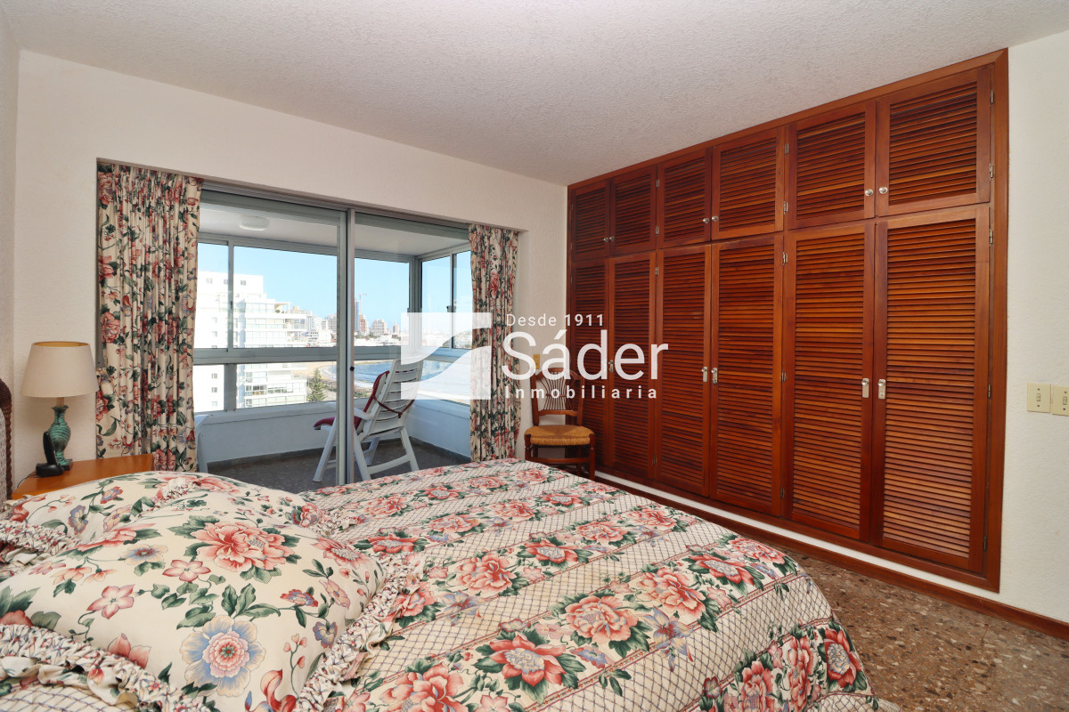 Apartamento ID.4276 - Apto. 3 dorm. con vista al mar. (Playa mansa, pda. 3)