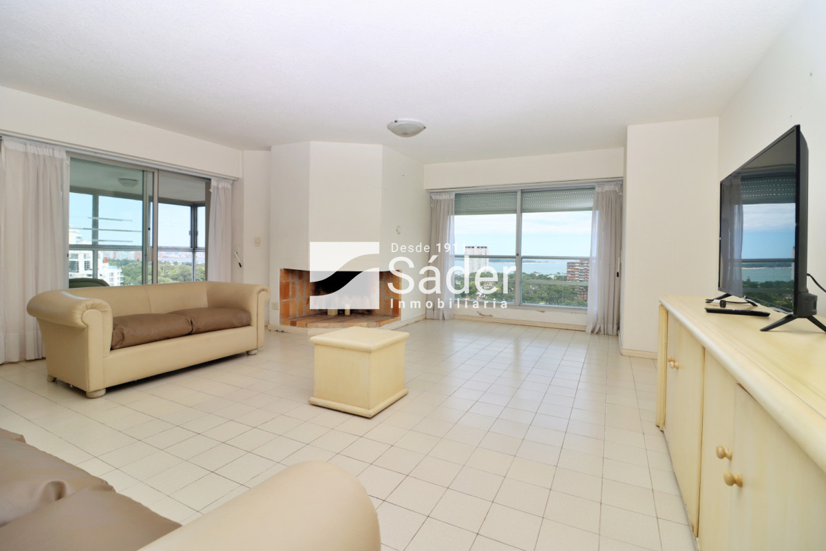 Apartamento ID.4525 - Apartamento 170 m², ideal para los que eligen Punta del Este como hogar