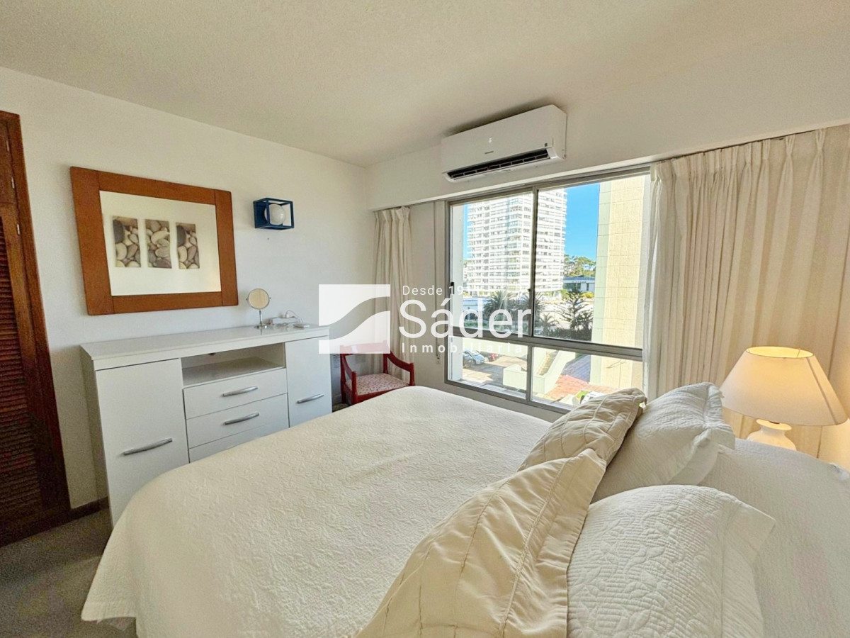 Apartamento ID.4554 - Apto 3 dorm. Playa mansa. 