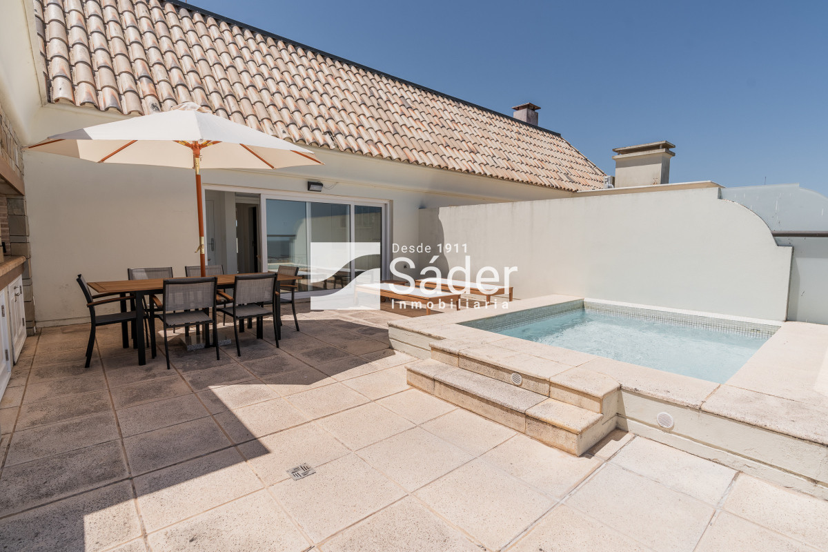 Apartamento ID.3738 - Venta de Penthouse 3 DORMITORIOS con vista al mar.
