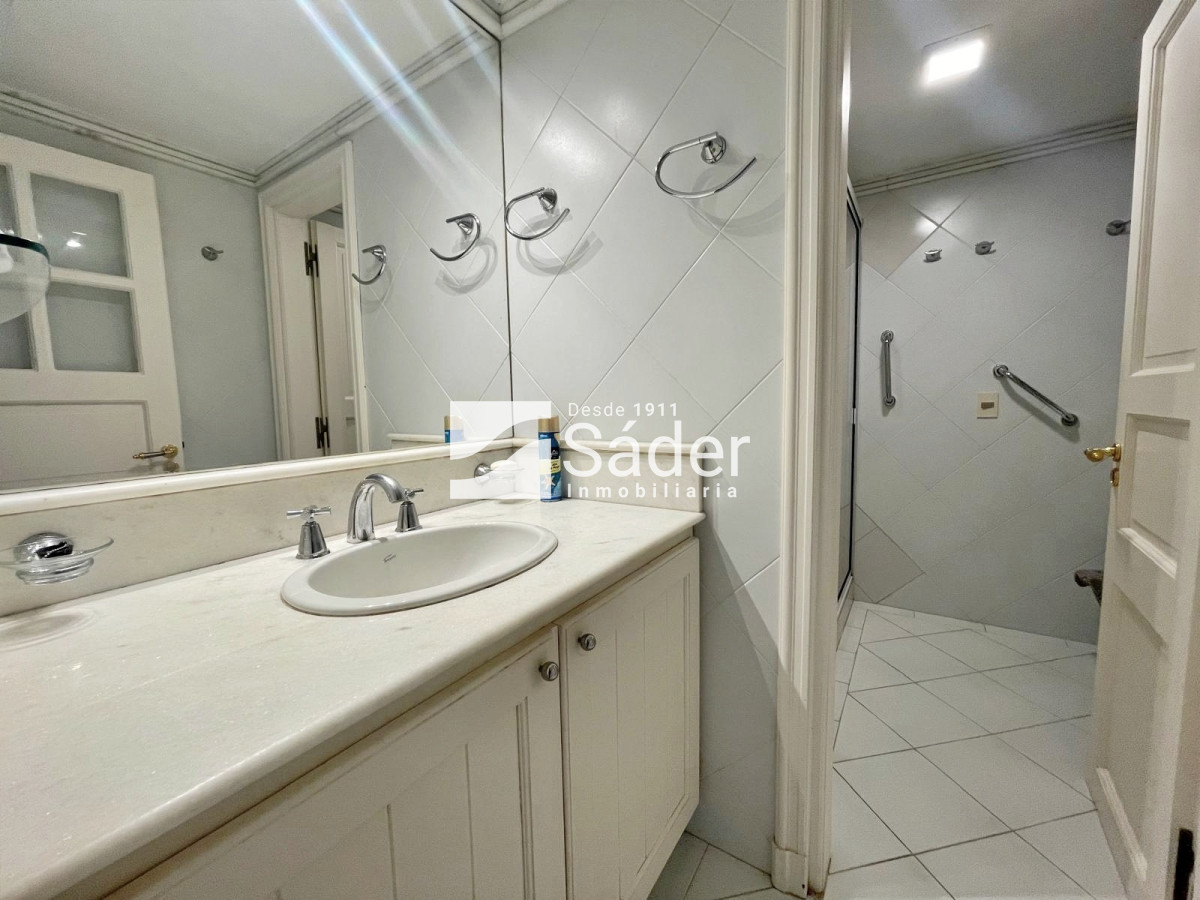 Apartamento ID.4396 - Apartamento de gran tamaño frente al Puerto