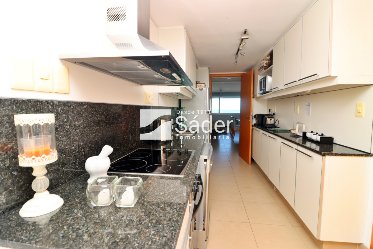 Apartamento ID.4542 - Apartamento en península. 3 dormitorios y parrillero
