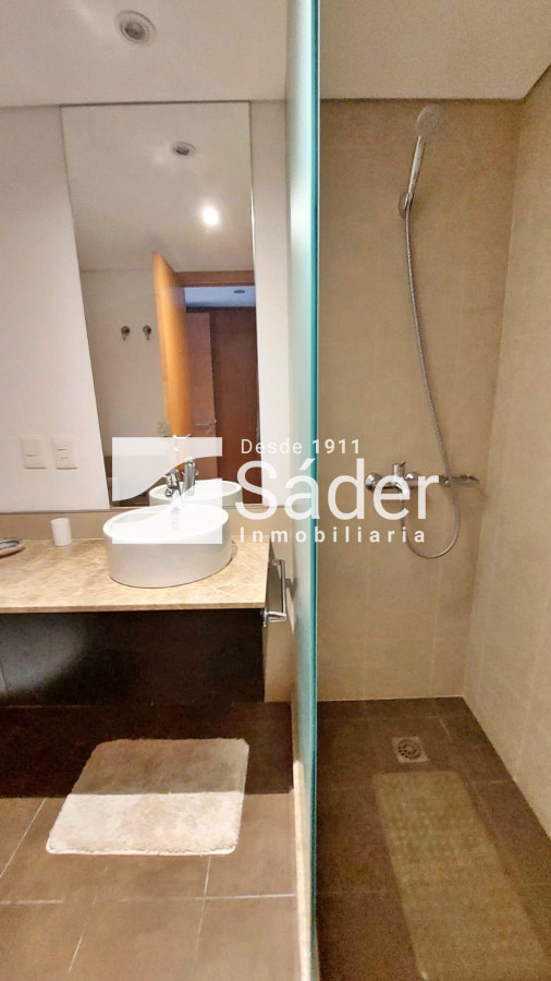 Apartamento ID.4300 - Apto. en alquiler de 3 dormitorios. Frente al mar