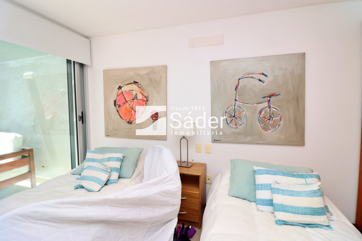 Apartamento ID.4542 - Apartamento en península. 3 dormitorios y parrillero