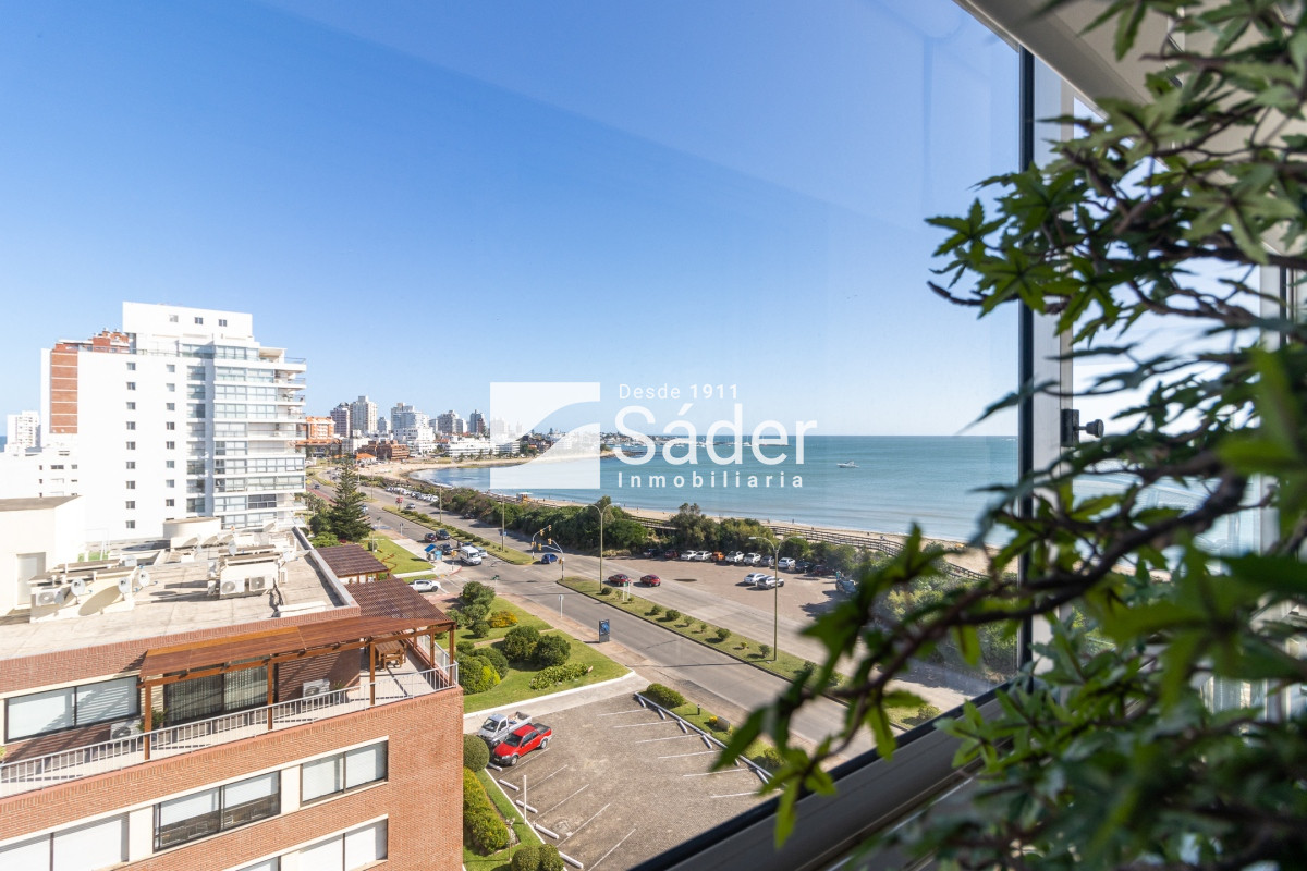 Apartamento ID.724 - Apartamento en venta Playa Mansa 3 dormitorios