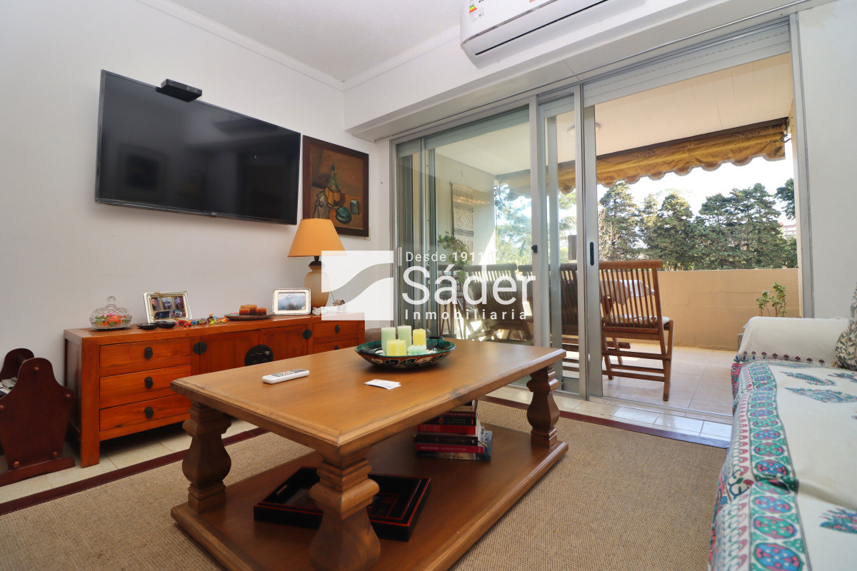 Apartamento ID.4337 - Apto sobre Av. Roosevelt, 2 Dorm con Suite y Parrillero 