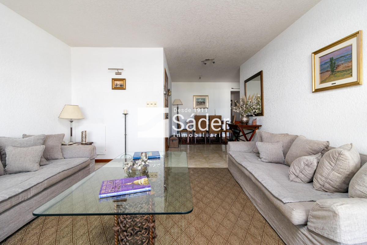 Apartamento ID.3135 - Apartamento en Playa Mansa 3 dormitorios