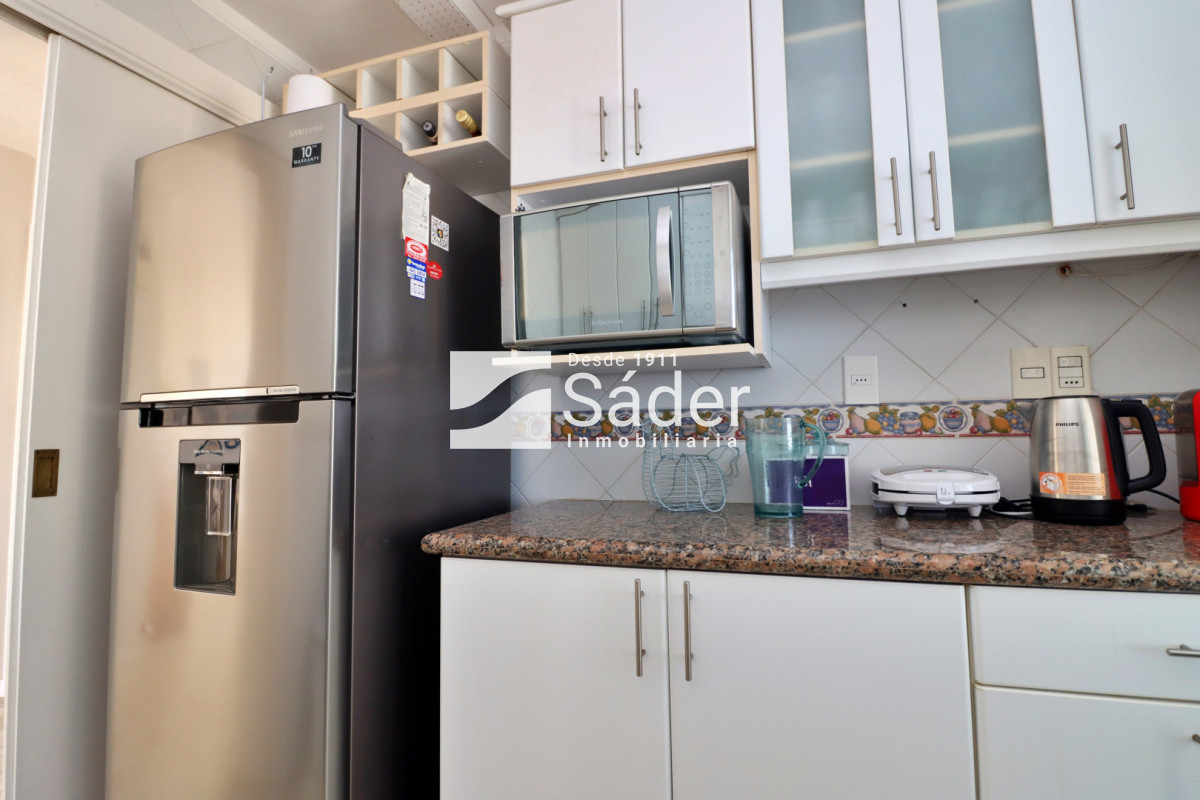 Apartamento ID.4553 - Apto 3 dormitorios. Playa mansa. Edifico de categoria
