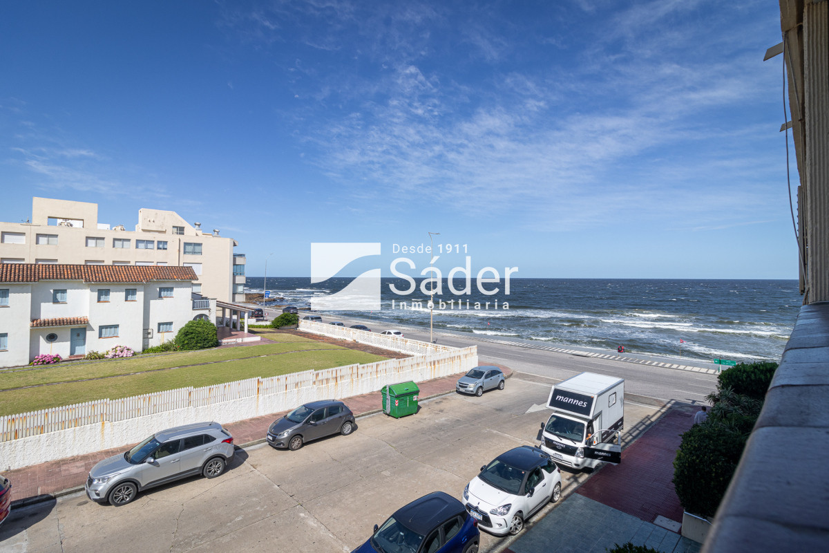 Apartamento ID.3698 - Ubicado frente a la icónica Playa El Emir